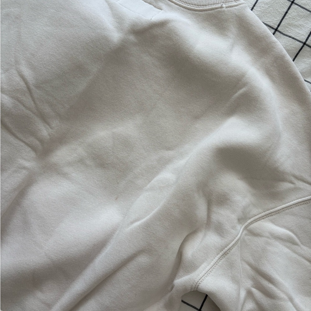 Abercrombie crewneck - Picture 5 of 5